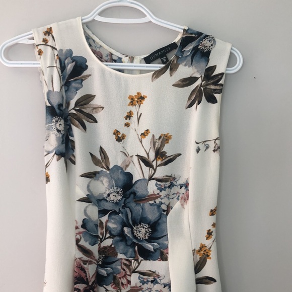 XS Dynamite a-line dress knee length - Picture 2 of 5